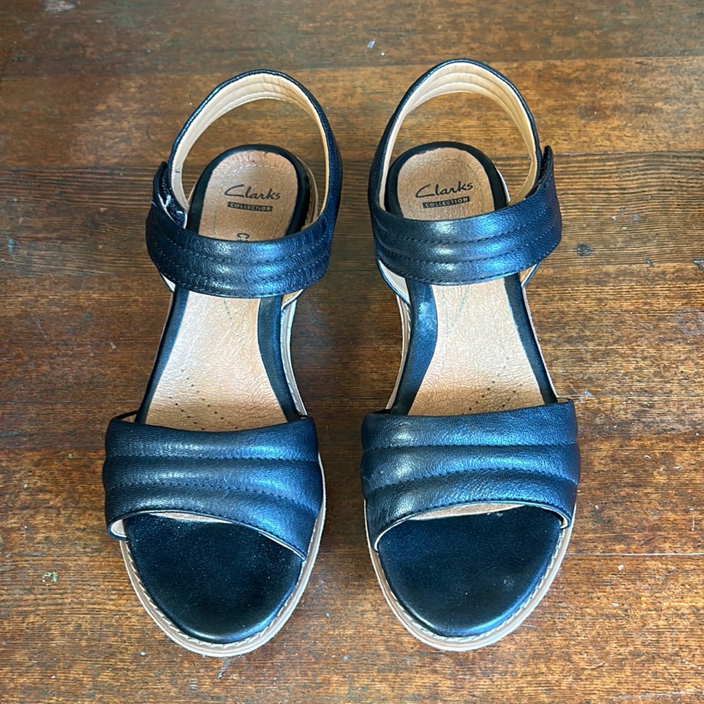 Clarks Soft Cushion Black Wedge Sandals size 8.5 wide